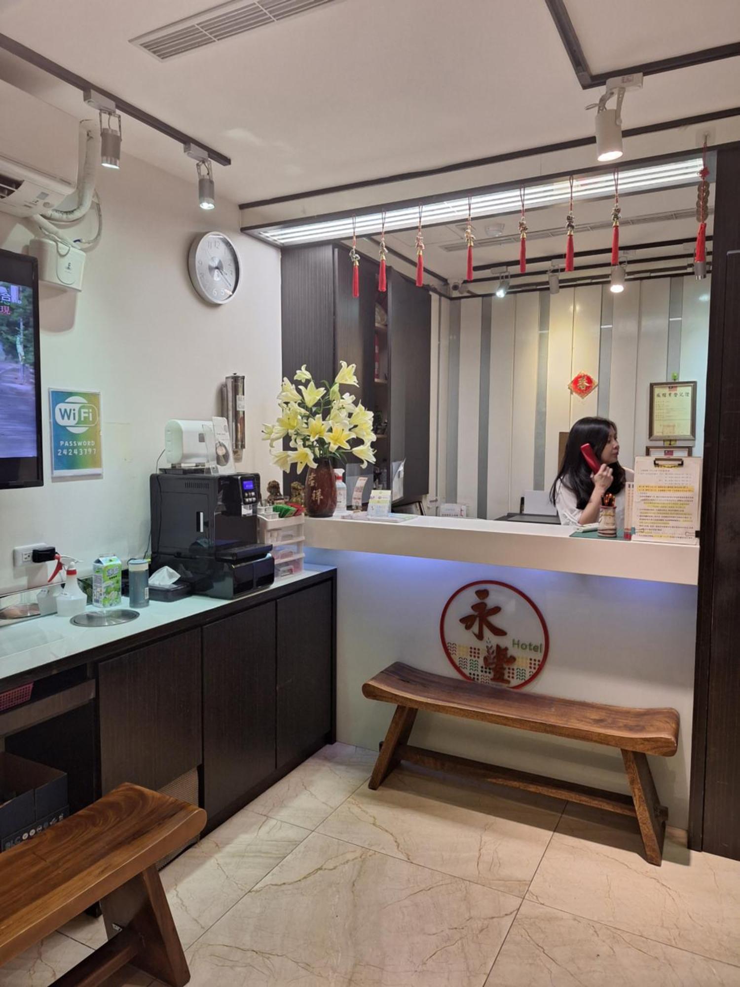 Yung Feng Hotel Chilung Exteriör bild