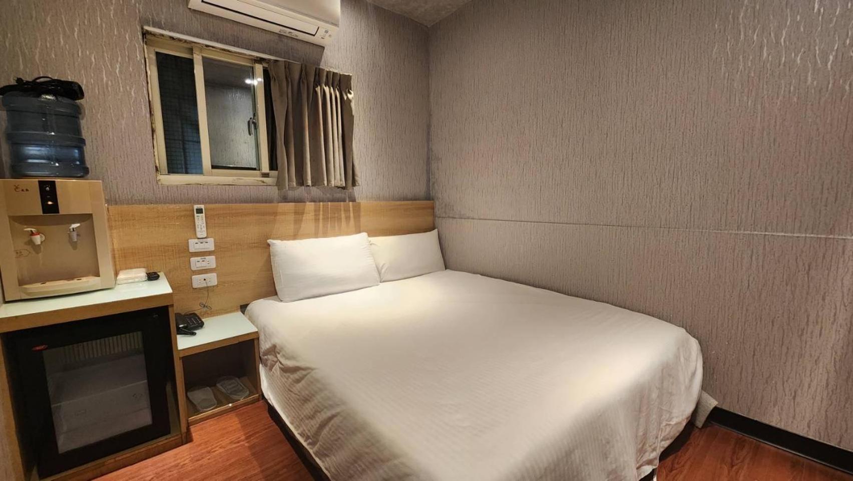 Yung Feng Hotel Chilung Exteriör bild